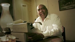 “Gilbert, héroe de dos pueblos”, con una técnica narrativa mixta, combina la dramatización con los datos sobre su vida y las entrevistas a expertos. Foto: SeñalesTV